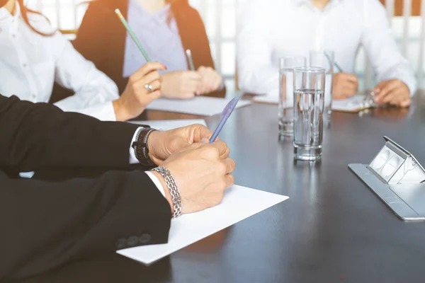 Geschäftsleute Modernen Büro — Stockfoto