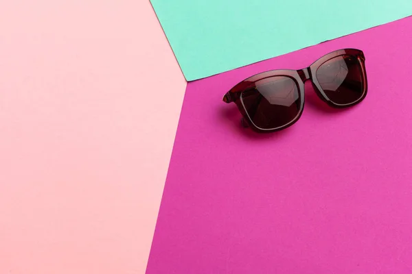 Óculos Sol Femininos Fundo Vibrante Colorido Conceito Verão Moda — Fotografia de Stock