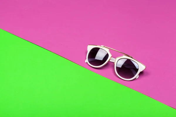 Vista Superior Gafas Sol Moda Sobre Fondo Pastel Viajes Concepto — Foto de Stock