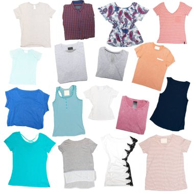 Farklı renklerle beyaz izole T-shirt ayarla 
