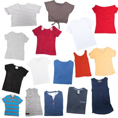 Farklı renklerle beyaz izole T-shirt ayarla 