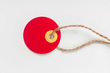 etiket üzerinde beyaz izole