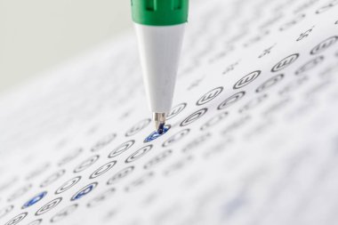 Test puanı sayfa cevapları, sınav kavramı ile 