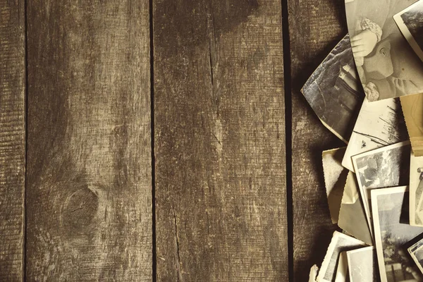 Old Photos Wooden Table — Stock Photo, Image