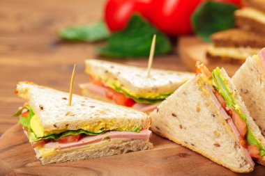 ahşap masa, lokanta lezzetli sandviç 