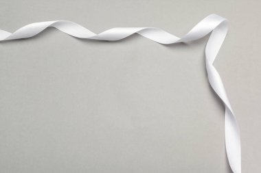 beyaz izole şerit yay dekorasyon