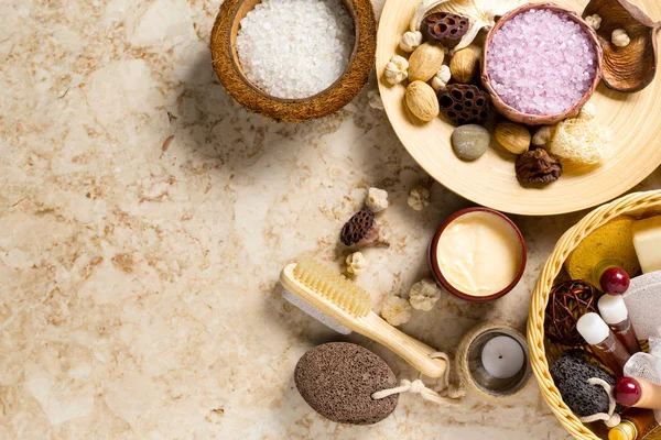 Bazı banyo aksesuarları görünümü kapatın