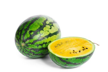 Beyaz arkaplanda sarı karpuz