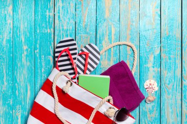 Plaj eşyalarıyla yaz tatili geçmişi