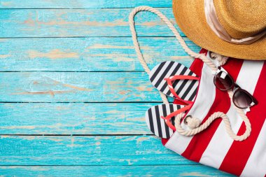 Plaj eşyalarıyla yaz tatili geçmişi