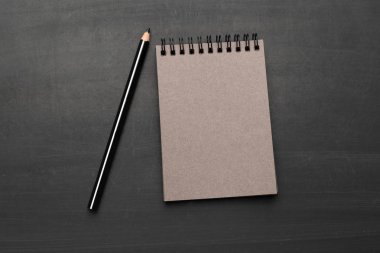 Kadar boş spiral defter görünümü Kapat
