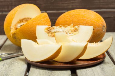 Dilim kavun masada yakın çekim