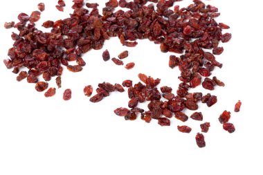 Beyaz arka plan üzerinde izole lezzetli kuru üzüm