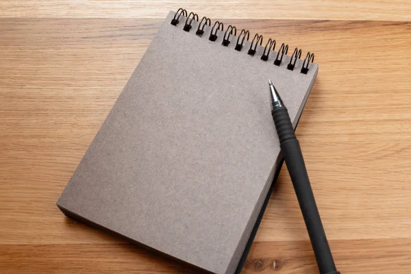 Kadar boş spiral defter görünümü Kapat