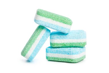 Bulaşık makinesi tablet beyaz arka plan üzerinde