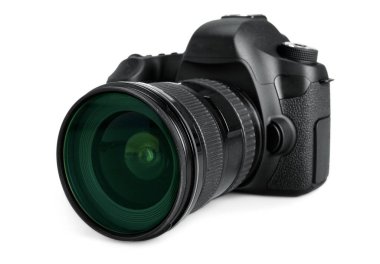 Siyah dslr kamera beyaz arkaplanda izole edildi