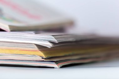 Dergi, arka plan üzerinde izole kapatmak 