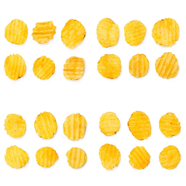 Pilha Batatas Fritas Amarelas Isoladas Fundo Branco — Fotografia de Stock