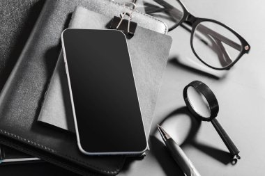 modern siyah ofis masaüstü sahne