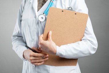 Tıp doktoru atış kapatın 