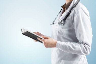 Tıp doktoru atış kapatın 