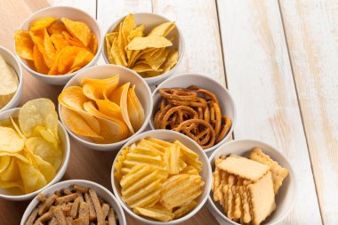 Simit kase yukarıdan ahşap tablo