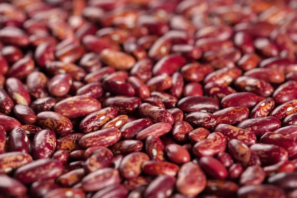 Montón Frijoles Rojos Crudos Sobre Mesa Madera — Foto de Stock