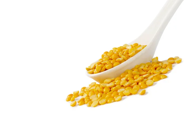 Haufen Trockener Gelber Erbsen Isoliert Auf Weißem Hintergrund — Stockfoto