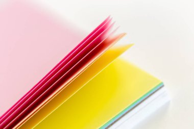 Renkli belgeleri ile dekoratif arka plan
