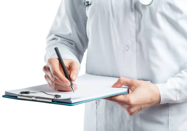 Doctora Uniforme Sujetando Portapapeles Sobre Fondo Blanco — Foto de Stock