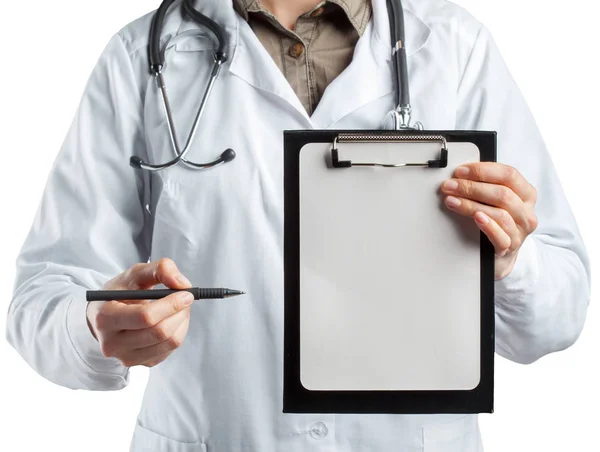 Doctora Uniforme Sujetando Portapapeles Sobre Fondo Blanco —  Fotos de Stock