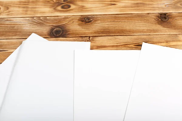 Fából Készült Asztal Üres Lapok — Stock Fotó