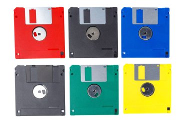 Disketler beyaz arkaplanda izole edildi