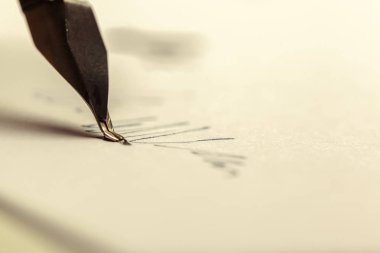 Antika dolma kalem yazma