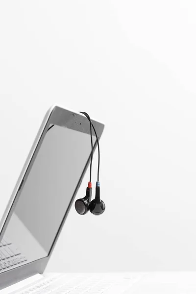 Music Concept Headphones Laptop — Stock Photo, Image