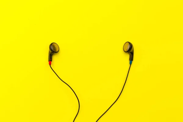 Auriculares Sobre Fondo Color — Foto de Stock