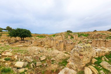 Antik kalıntıları. Kıbrıs arka plan üzerinde