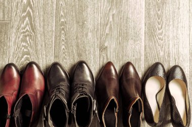 Farklı ayakkabı kümesi