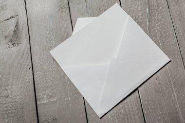 Yeni beyaz boş zarf