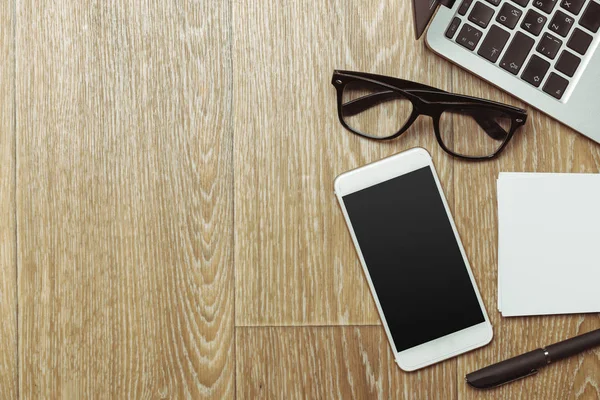 Mesa Escritório Com Smartphone Nela Vista Cima — Fotografia de Stock