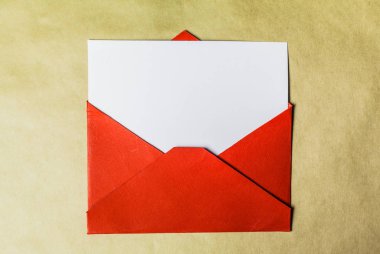 Yeni beyaz boş zarflar 