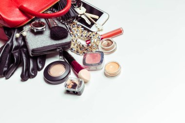 Kadının çantasının içindekiler