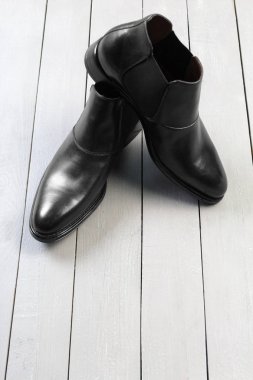 Deri erkek ayakkabı görmek