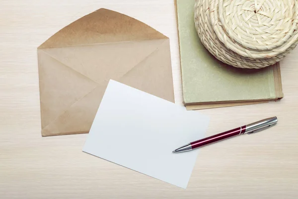 Photo Blank Envelope Wooden Background — Stock Photo, Image