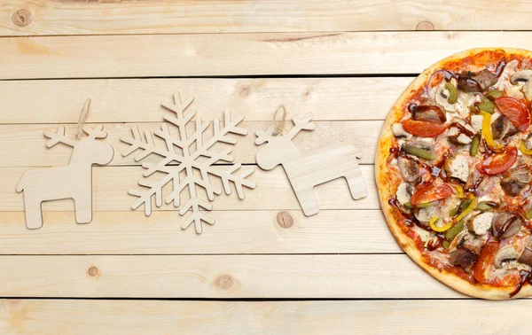 Pizza Inverno Com Decoração Flocos Neve — Fotografia de Stock