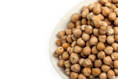 Beyaz arkaplanda soyalı soya fasulyesi