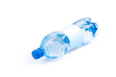 Plastik su şişesi.