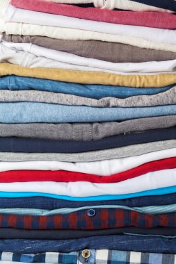 Temiz giysiler, yığınları görünümü kapatın