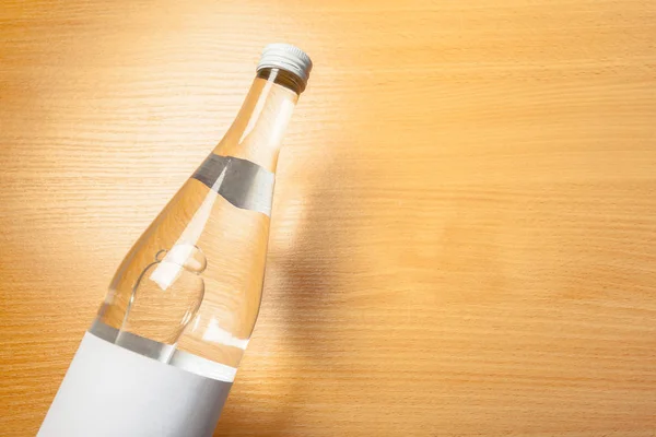 Бутылка Воды Деревянном Столе — стоковое фото