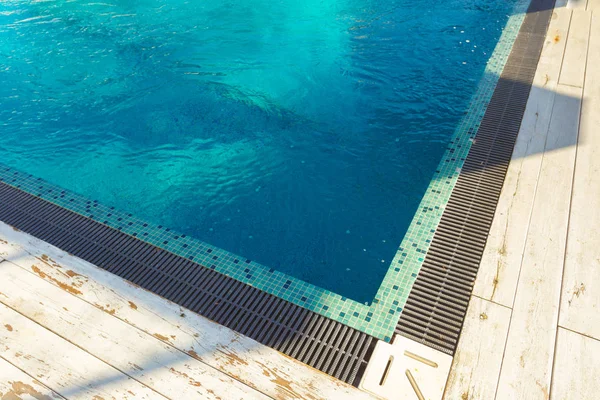 Piscina Con Agua Dulce Azul —  Fotos de Stock